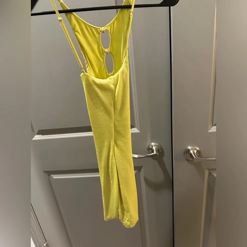 Yellow oh Polly cut out dress - Picture 2 of 3